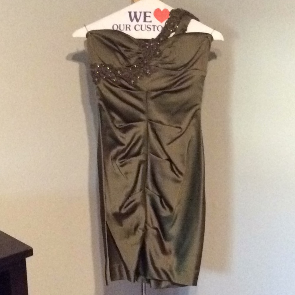 Strapless dress with beading